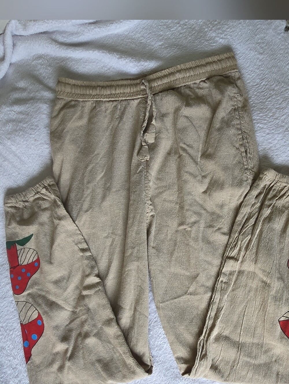 Rising International Tan, Jogger Pants With Mushrooms, Medium